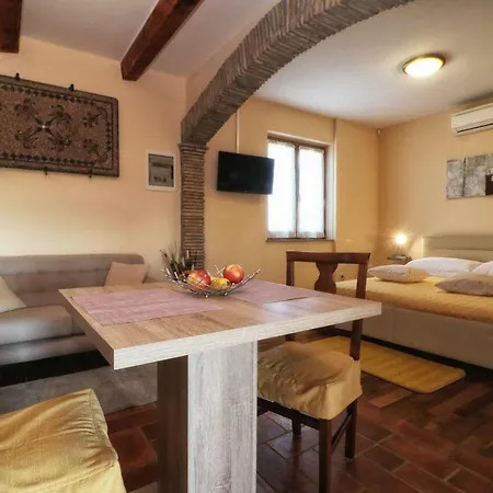 Casa Vesna 罗维尼